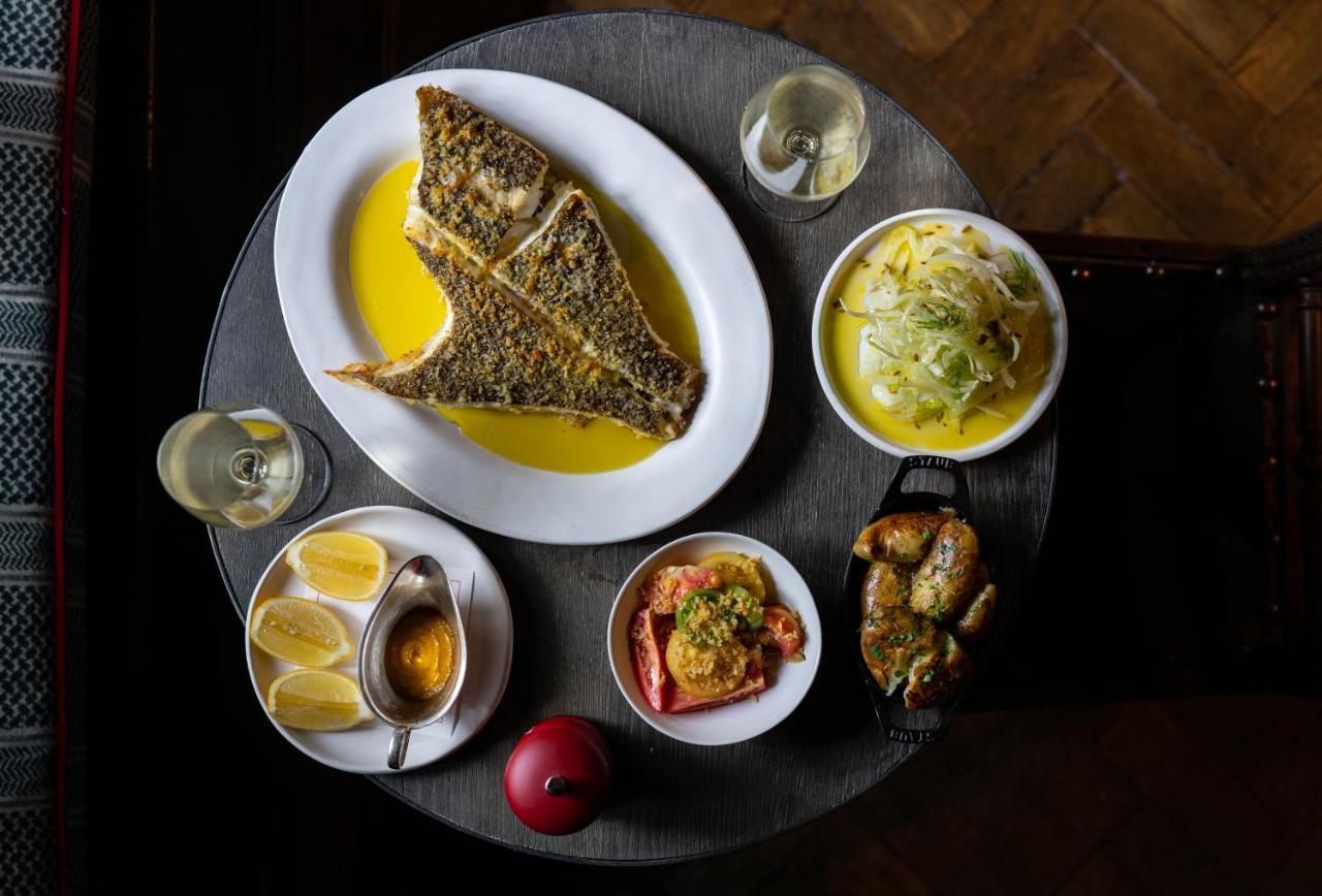 The Double Red Duke, Cotswolds Hotel Уитни Екстериор снимка