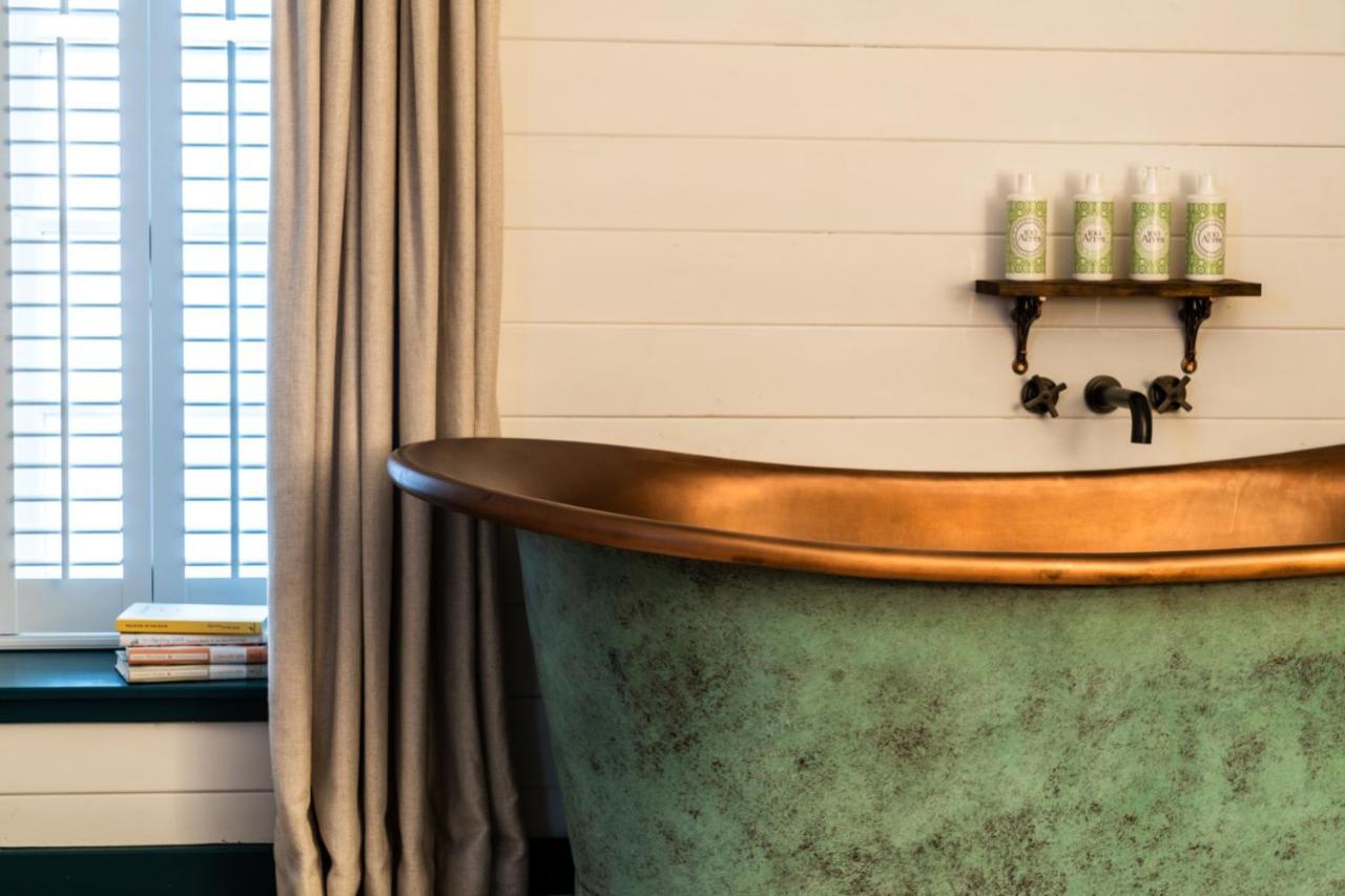 The Double Red Duke, Cotswolds Hotel Уитни Екстериор снимка