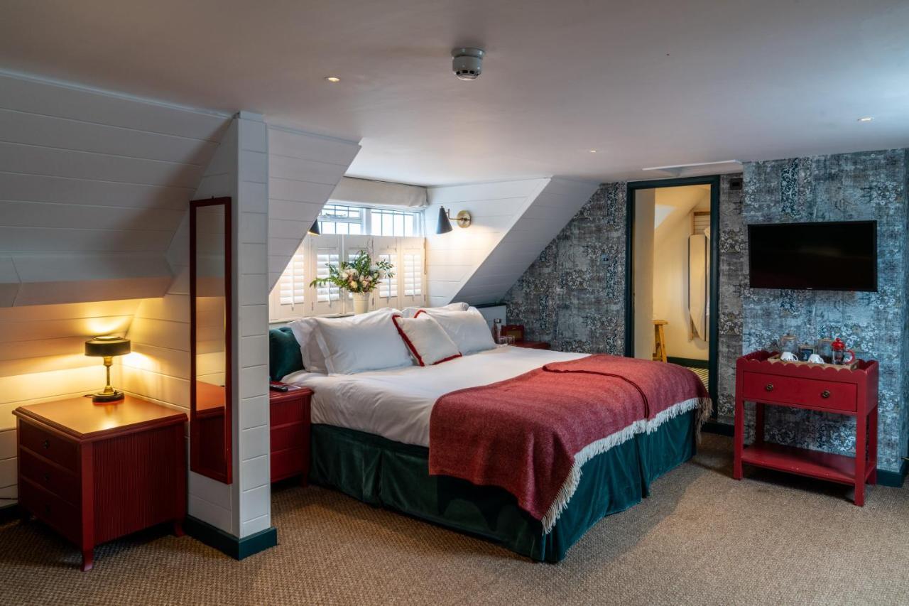 The Double Red Duke, Cotswolds Hotel Уитни Екстериор снимка