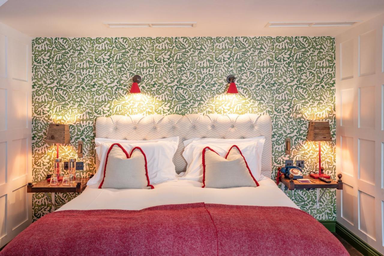 The Double Red Duke, Cotswolds Hotel Уитни Екстериор снимка