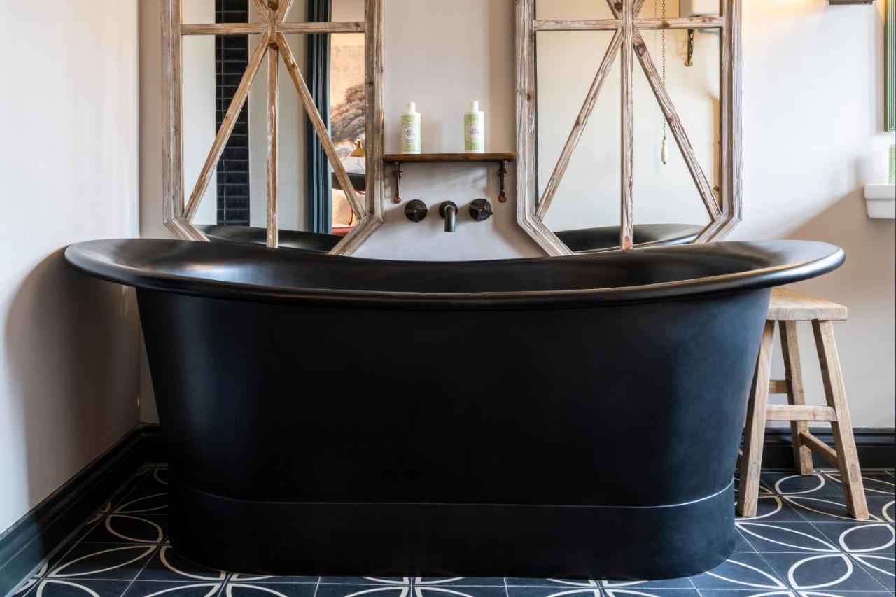 The Double Red Duke, Cotswolds Hotel Уитни Екстериор снимка
