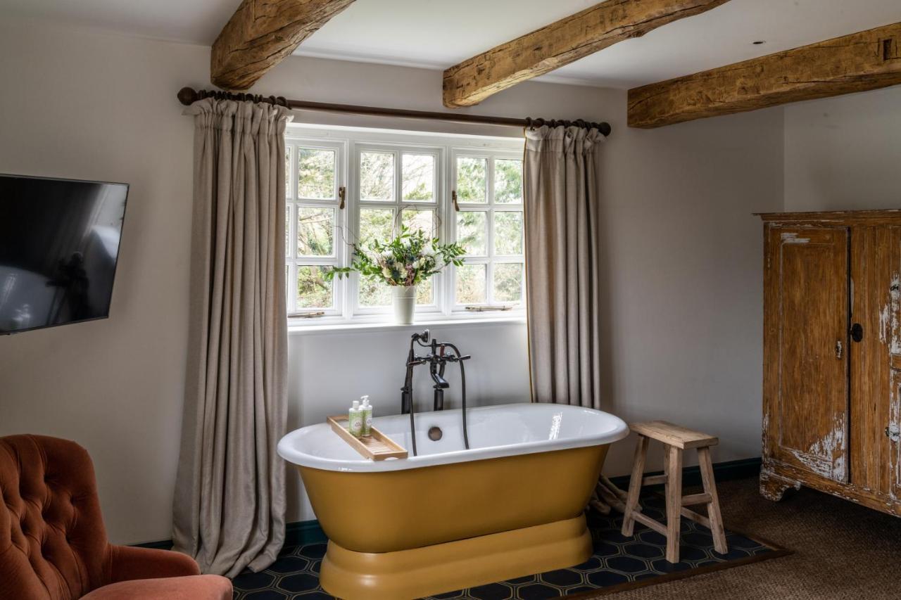 The Double Red Duke, Cotswolds Hotel Уитни Екстериор снимка