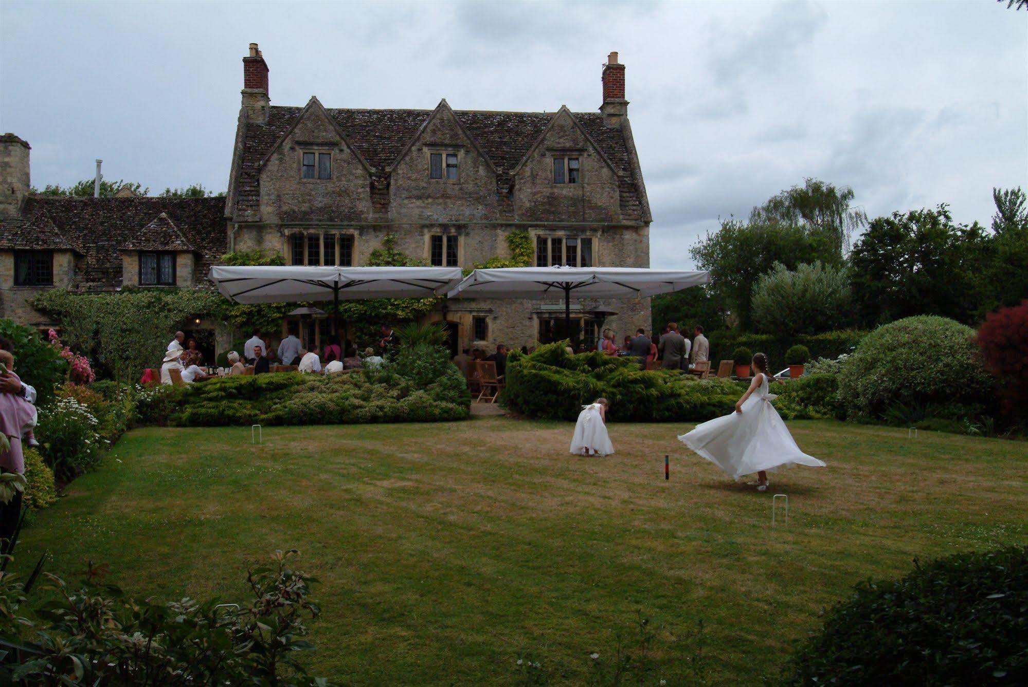 The Double Red Duke, Cotswolds Hotel Уитни Екстериор снимка