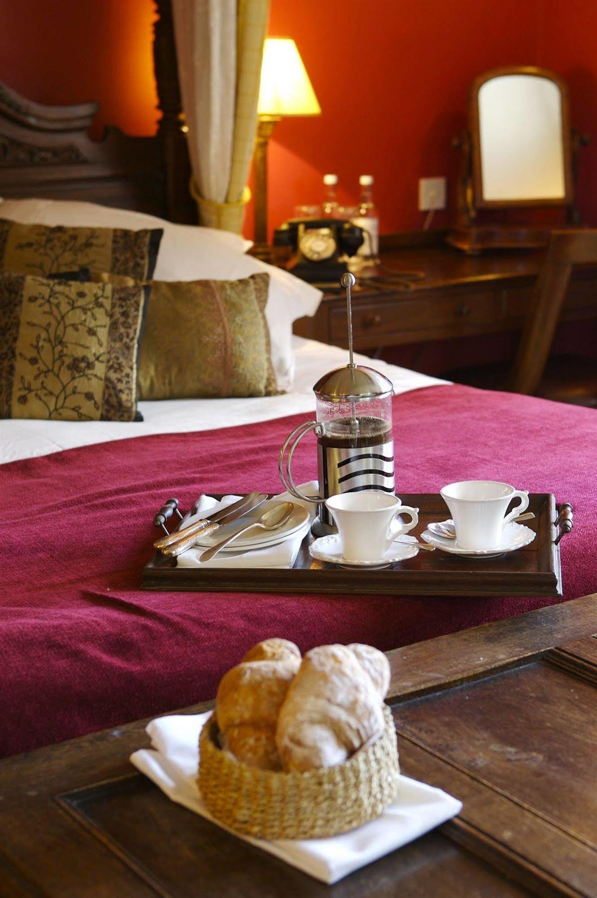 The Double Red Duke, Cotswolds Hotel Уитни Екстериор снимка
